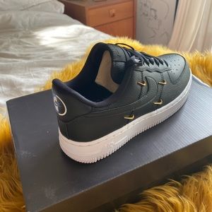 Women’s Nike Air Force 1 ‘06 LX